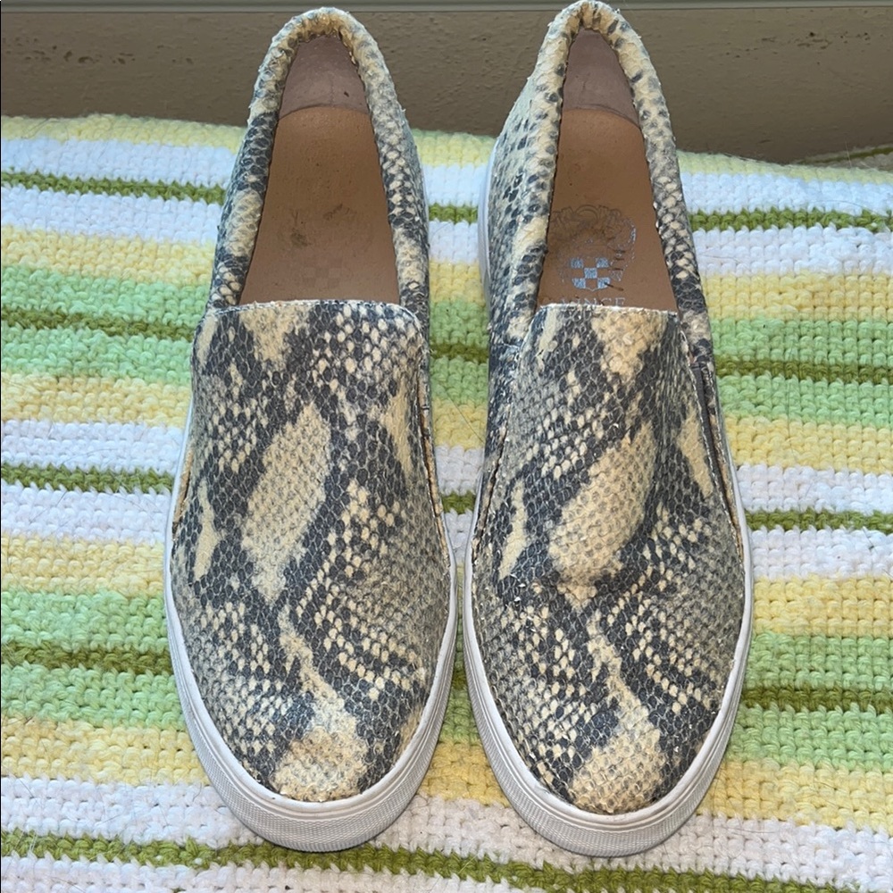 Vince Camuto Snakeskin‎ Slide On Sneakers 9M